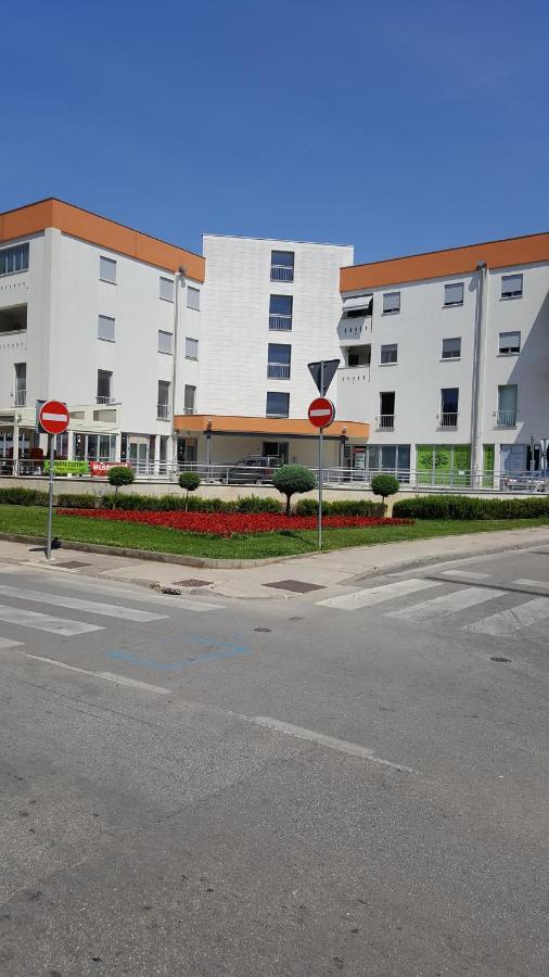 Apartman Vip, With Free Garage Parking Пула Екстериор снимка