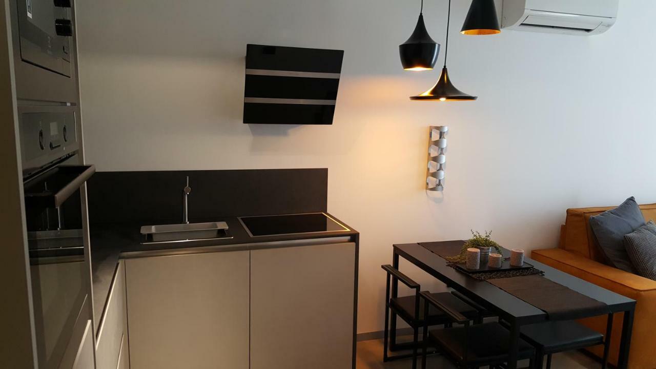 Apartman Vip, With Free Garage Parking Пула Екстериор снимка