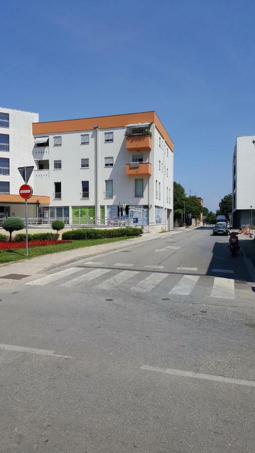 Apartman Vip, With Free Garage Parking Пула Екстериор снимка
