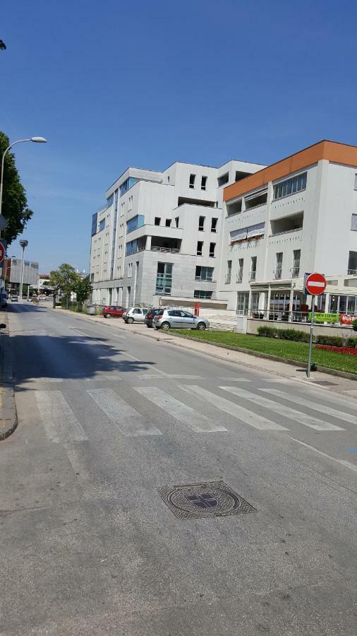 Apartman Vip, With Free Garage Parking Пула Екстериор снимка